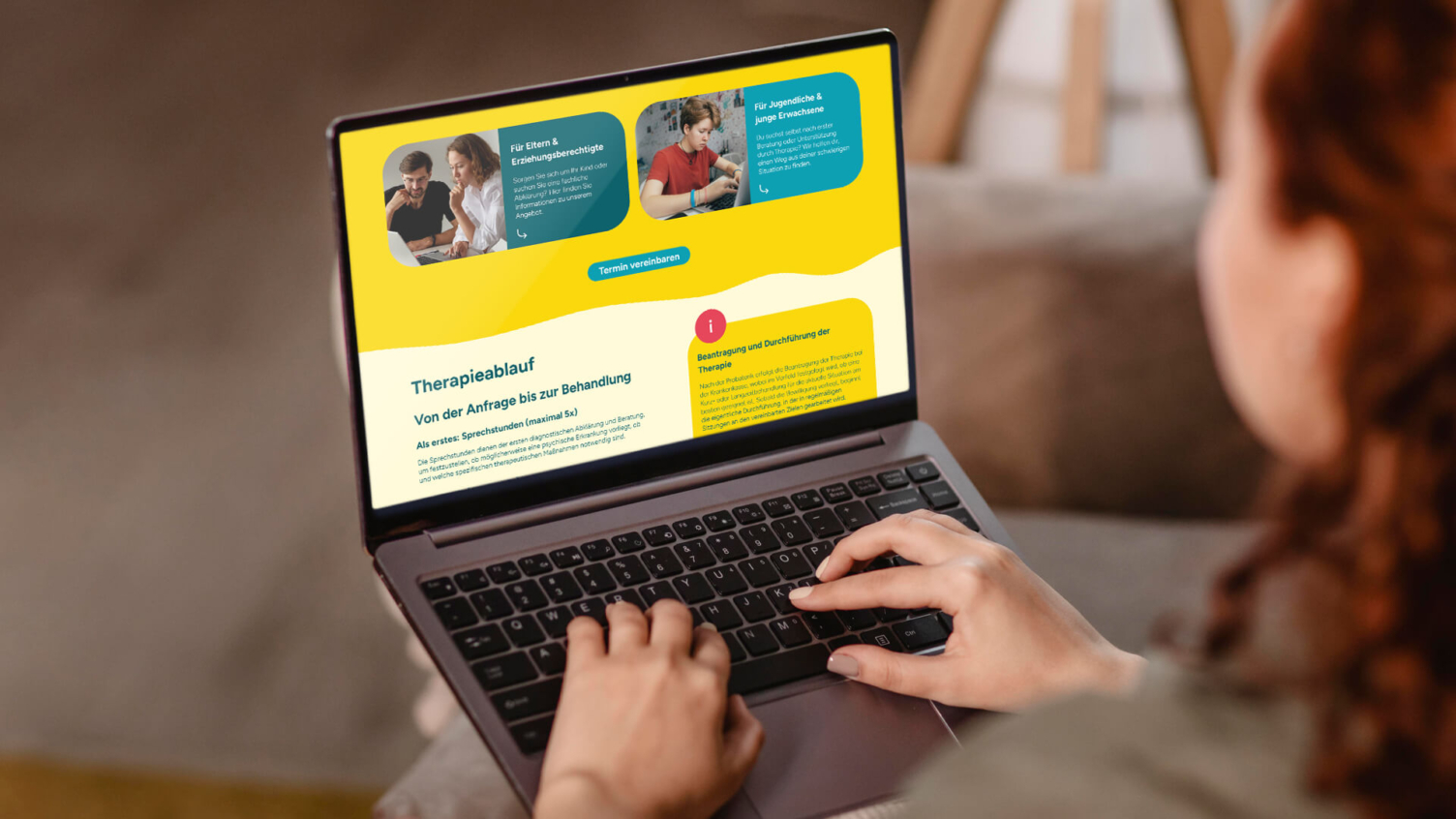 Website für Psychotherapie Praxis auf Laptop – Webdesign und UX für therapeutische Einrichtungen