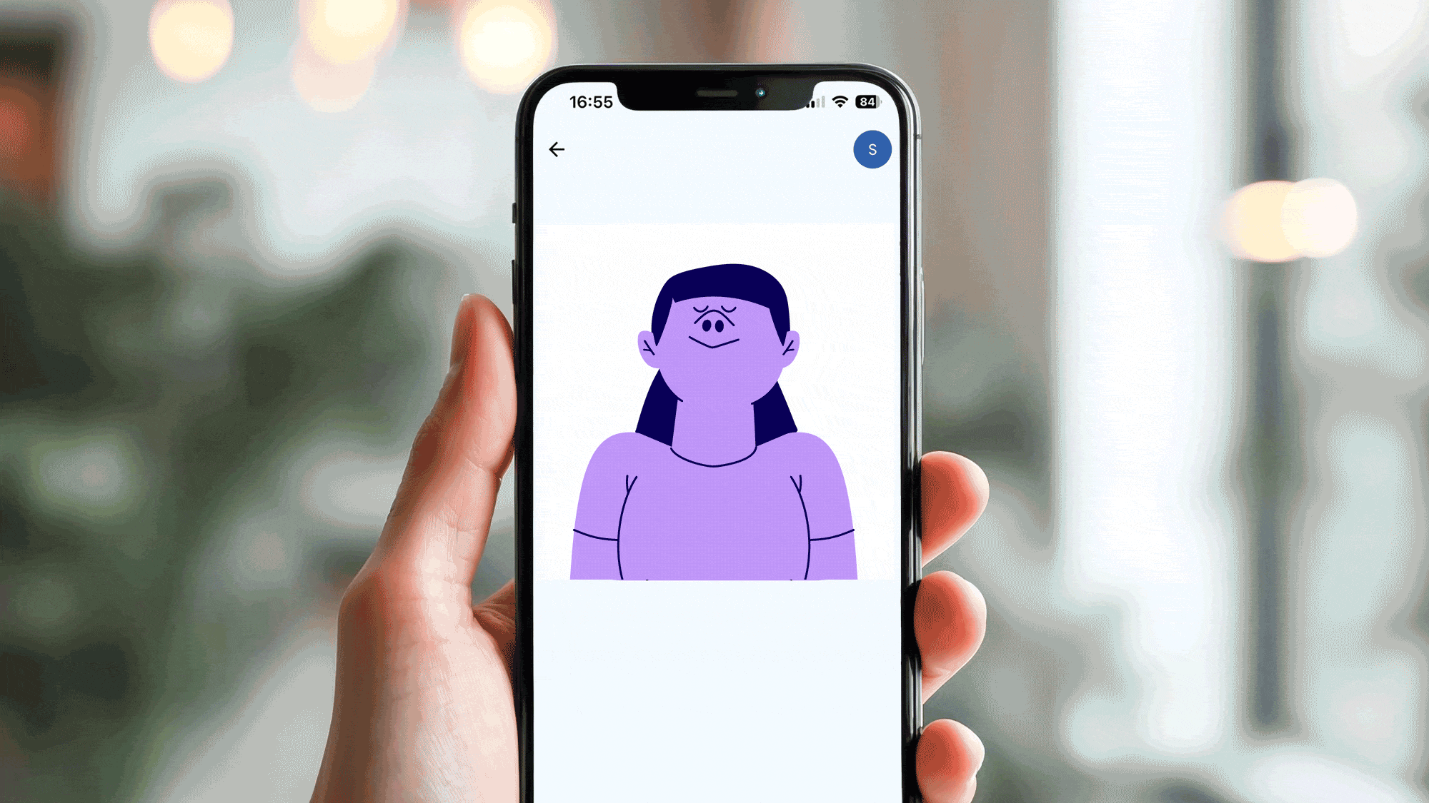 Eine Hand hält ein Smartphone, auf dessen Display eine animierte violette Figur eine Atemübung der „Rauchfrei im Mai“ App zeigt.